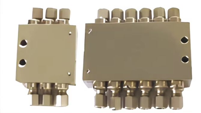 Paired mould distributor bodies — top view
